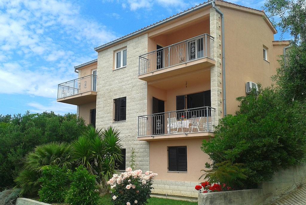 Apartments Maja Dugi Rat Luaran gambar