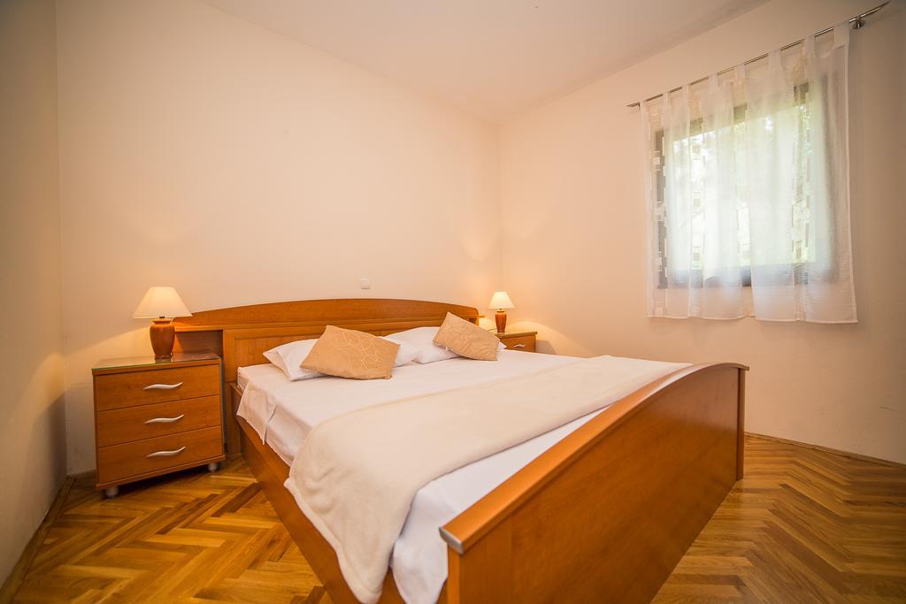 Apartments Maja Dugi Rat Luaran gambar
