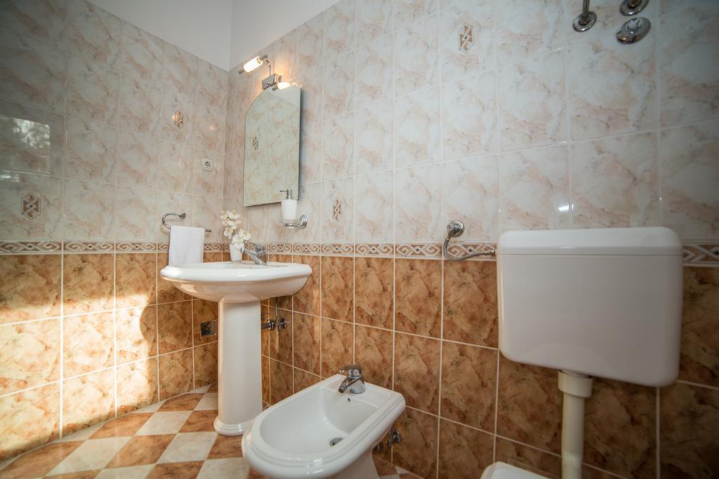Apartments Maja Dugi Rat Luaran gambar