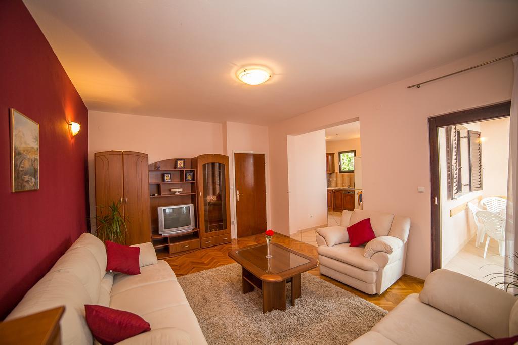 Apartments Maja Dugi Rat Luaran gambar