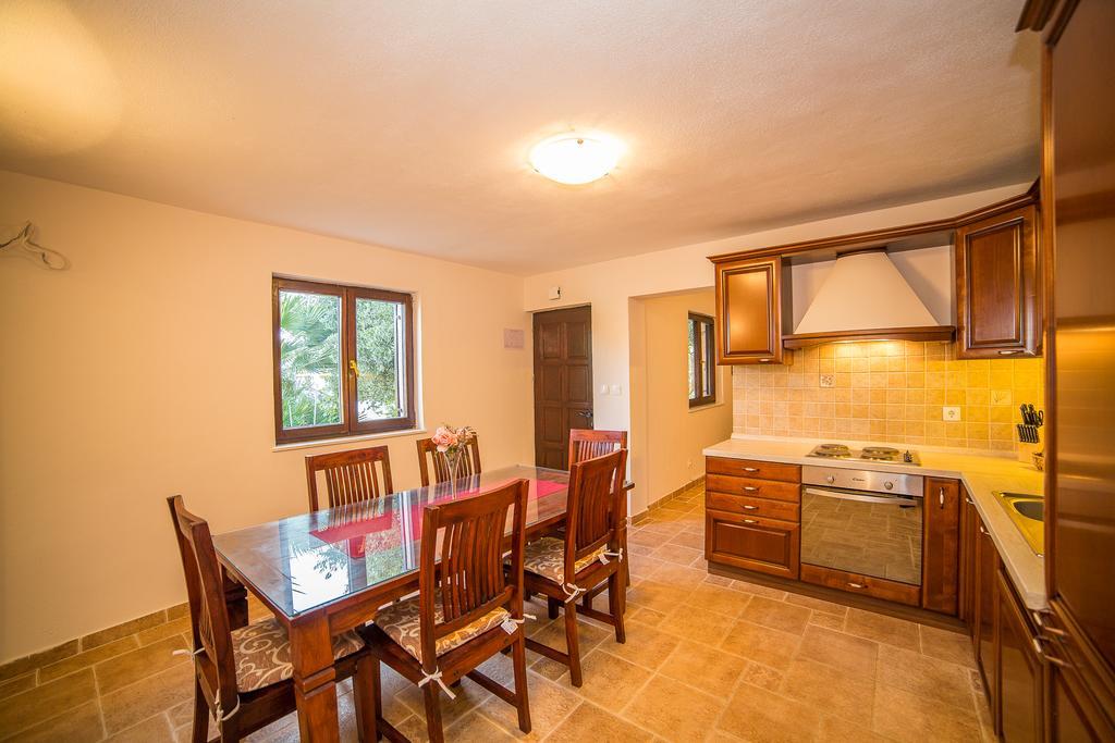 Apartments Maja Dugi Rat Luaran gambar