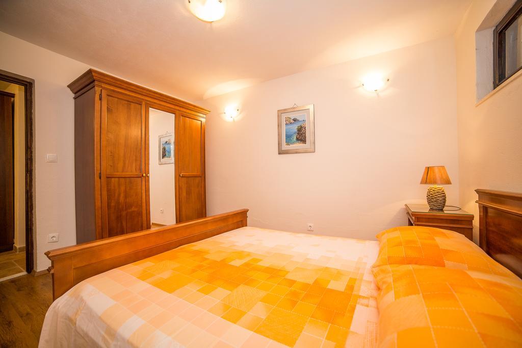 Apartments Maja Dugi Rat Luaran gambar